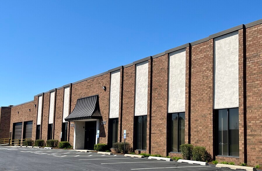 More Photos Of 180-230 Messner Dr, Wheeling Warehouse For Lease