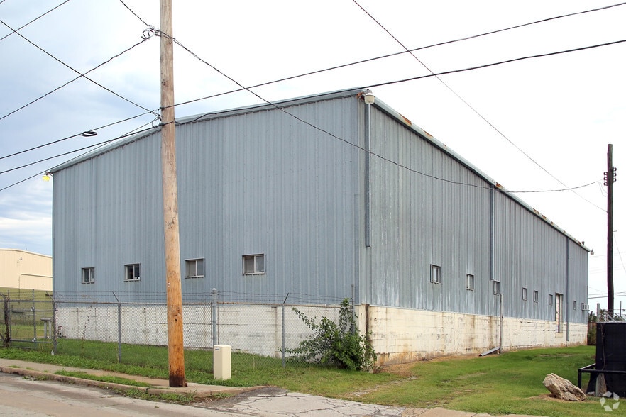 More Photos Of 1224 E 4th St, Tulsa Manufacturing For Sale