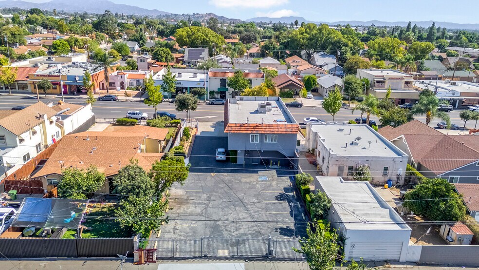 More Photos Of 439 N Maclay Ave, San Fernando Office For Sale