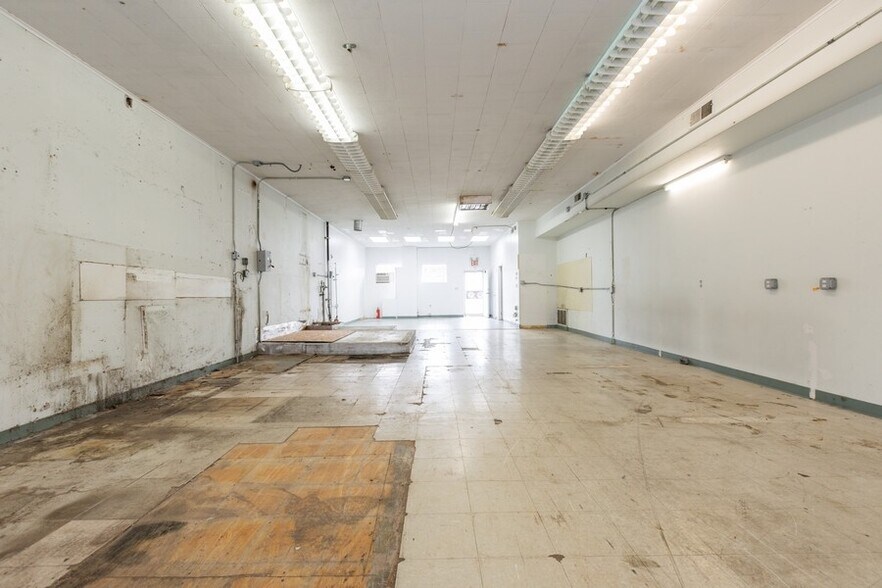 More Photos Of 390 Ramapo Valley Rd, Oakland Freestanding For Lease