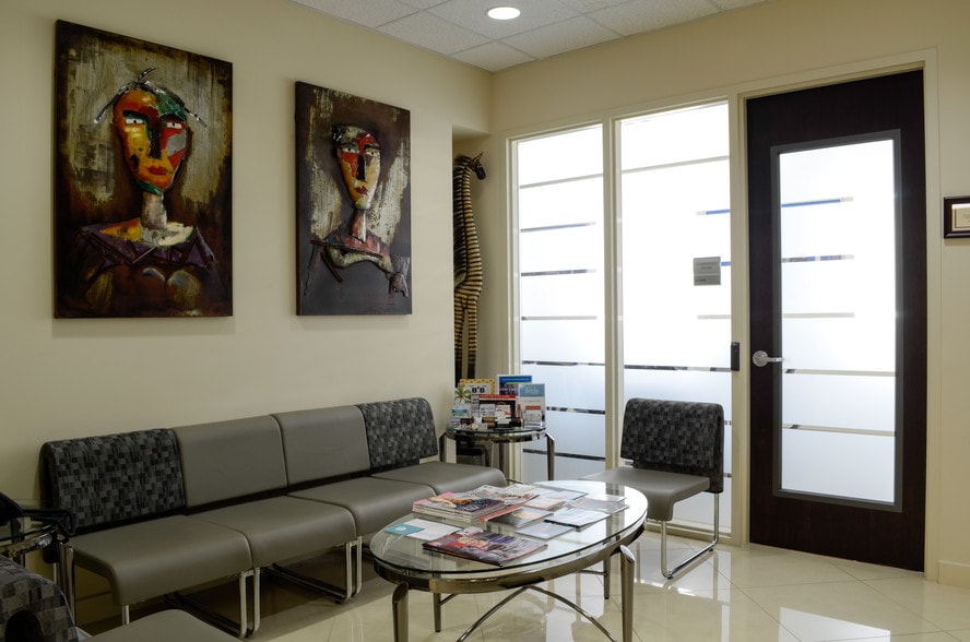 More Photos Of 15800-15880 Pines Blvd, Pembroke Pines Unknown For Lease