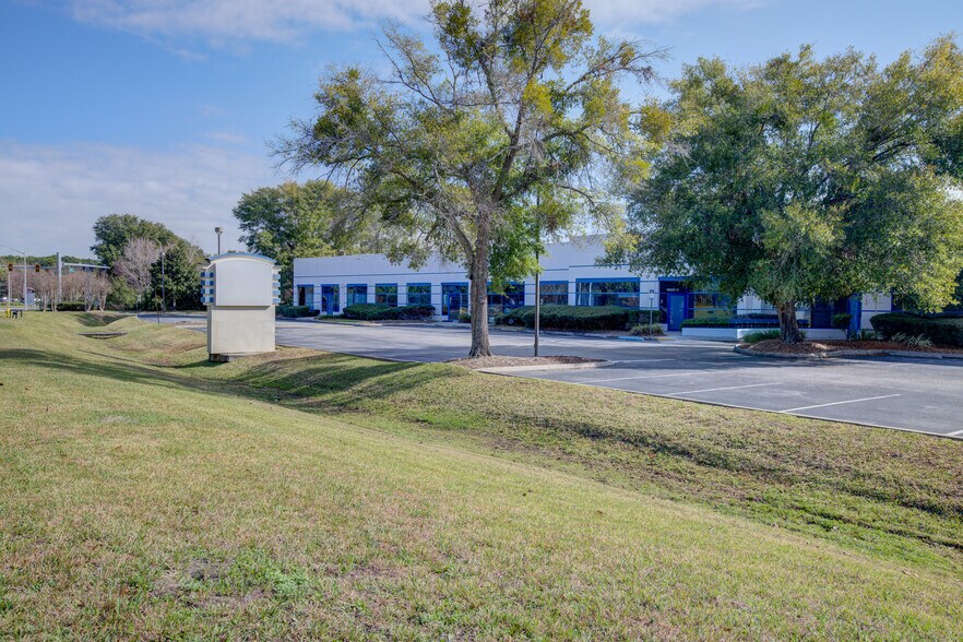 More Photos Of 6600 Youngerman Cir, Jacksonville Unknown For Lease