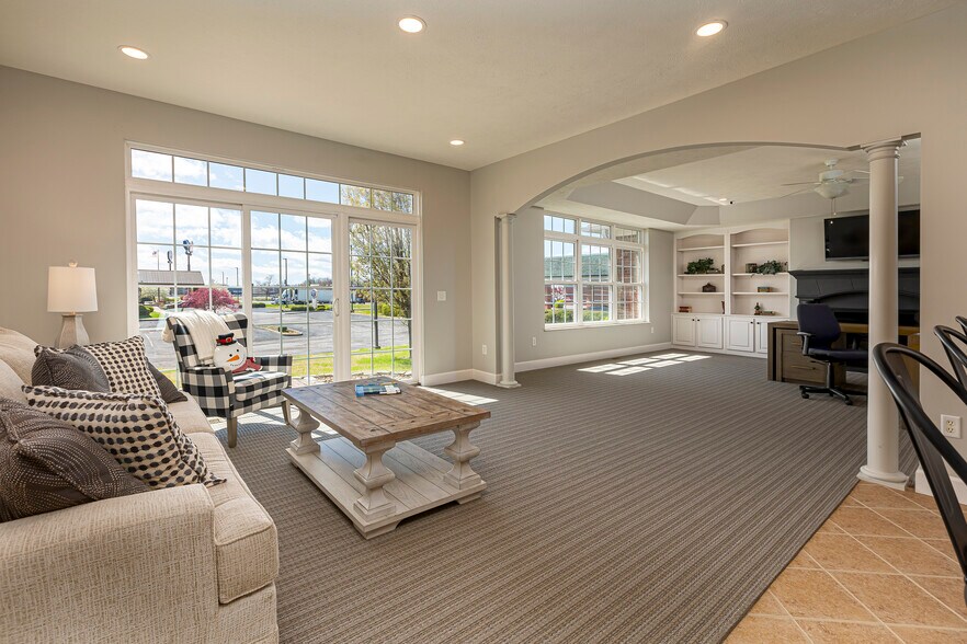 More Photos Of 2801 17th St, Marion Medical For Sale