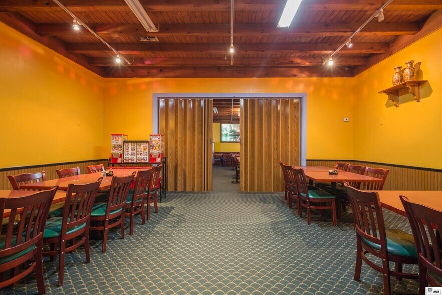 More Photos Of 1801 E Madison Ave, Bastrop Restaurant For Sale
