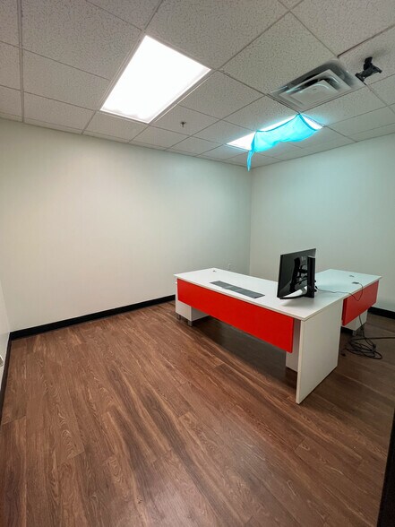 More Photos Of 9150 W Indian School Rd, Phoenix Medical For Sale