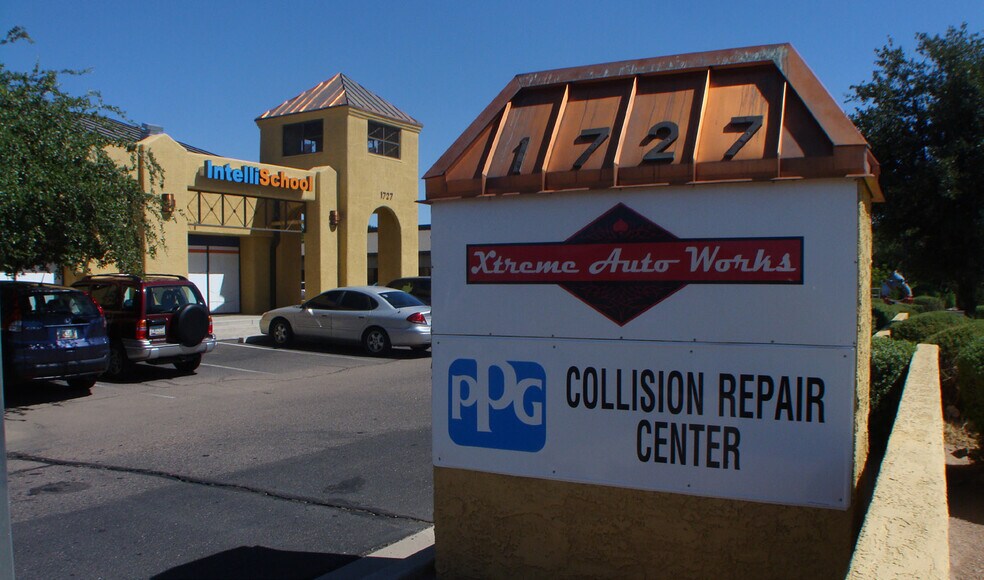 More Photos Of 1727 N Arizona Ave, Chandler Showroom For Lease