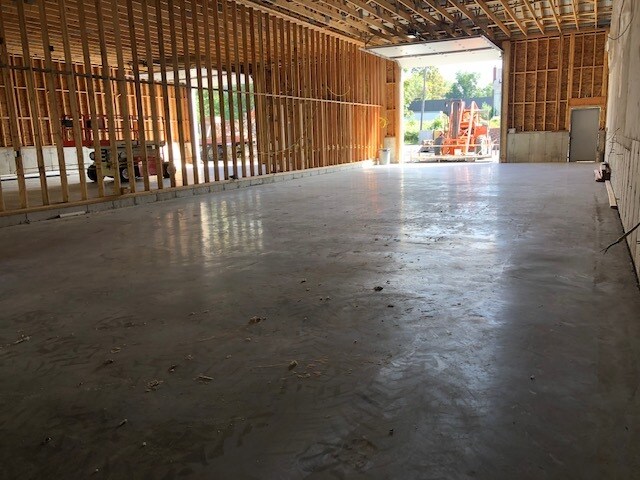 More Photos Of 33 Old Amity Rd, Bethany Flex For Lease