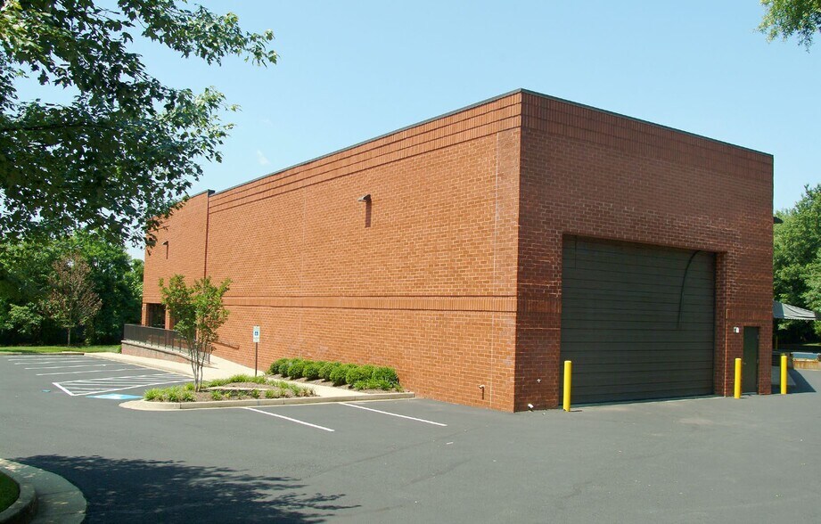 More Photos Of 3946 Deep Rock Rd, Richmond Warehouse For Sale