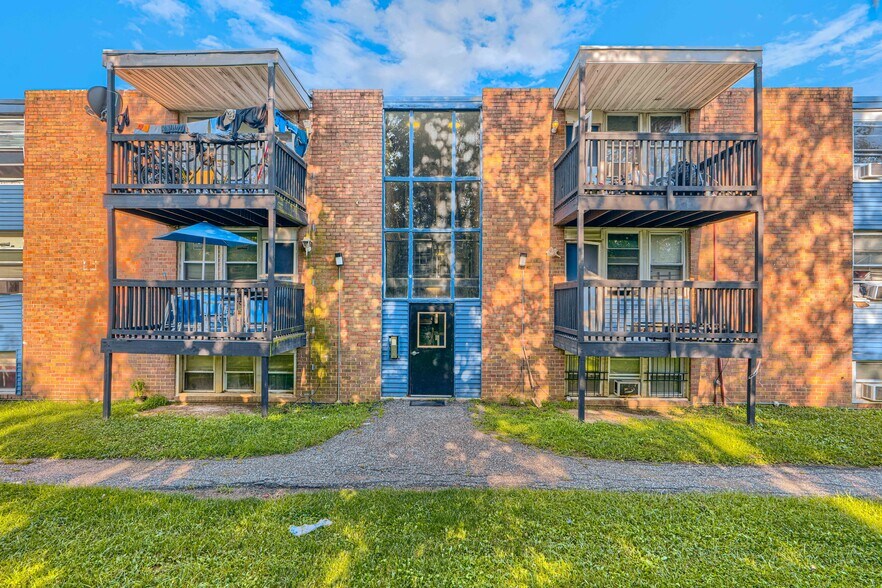 Primary Photo Of 5461 Cedonia Ave, Baltimore Apartments For Sale