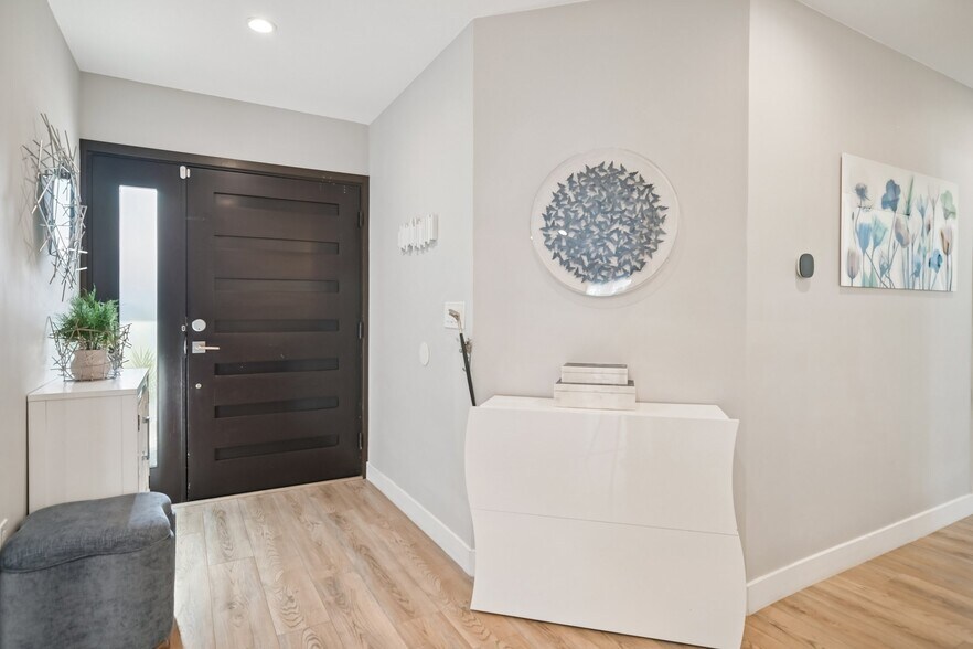 More Photos Of 8434 Oakdale Ave, Winnetka Multifamily For Sale