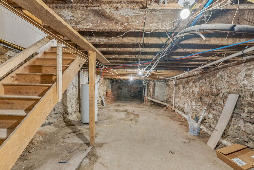 More Photos Of 1326 Point Breeze Ave, Philadelphia General Retail For Lease