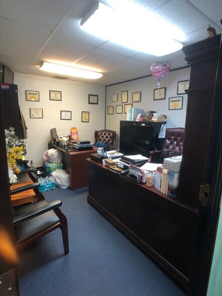 More Photos Of 923 S 21st Ave, Hollywood General Retail For Sale