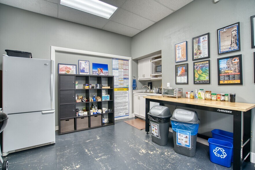 More Photos Of 2805 Wilderness Pl, Boulder Manufacturing For Lease