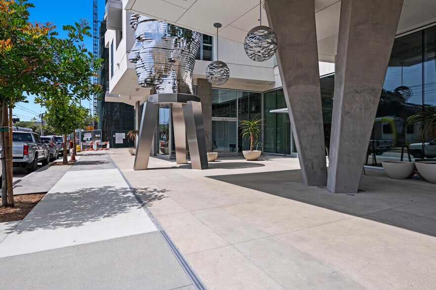 More Photos Of 1550 Lincoln Blvd, Santa Monica Apartments For Lease