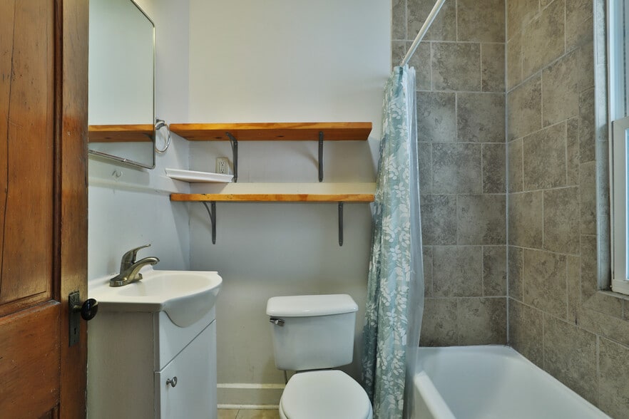 More Photos Of 51 Clark Pl, Columbus Multifamily For Sale