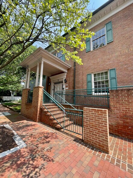 More Photos Of 12 N Washington St, Winchester Specialty For Sale