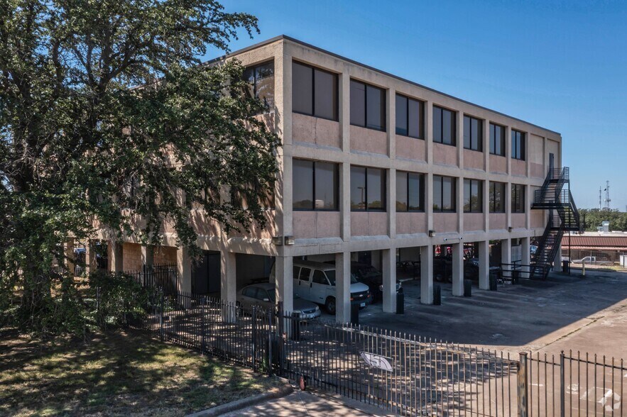 More Photos Of 1525 Viceroy Dr, Dallas Office For Sale