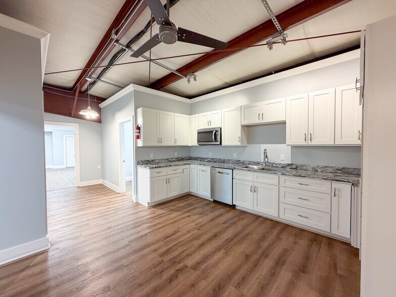 More Photos Of 1314 State Docks Rd, Decatur Unknown For Lease
