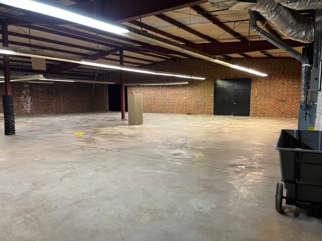 More Photos Of 108 S Walnut Cir, Greensboro Warehouse For Sale