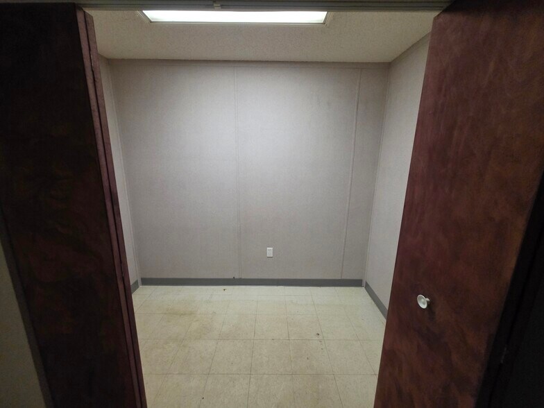 More Photos Of 4742 Blountstown Hwy, Tallahassee Office For Lease