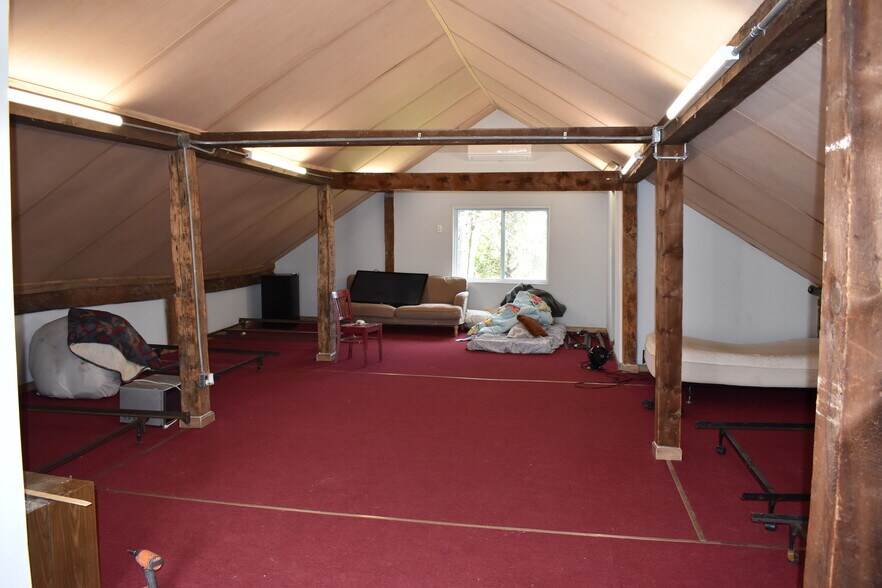 More Photos Of , Tannersville General Retail For Sale