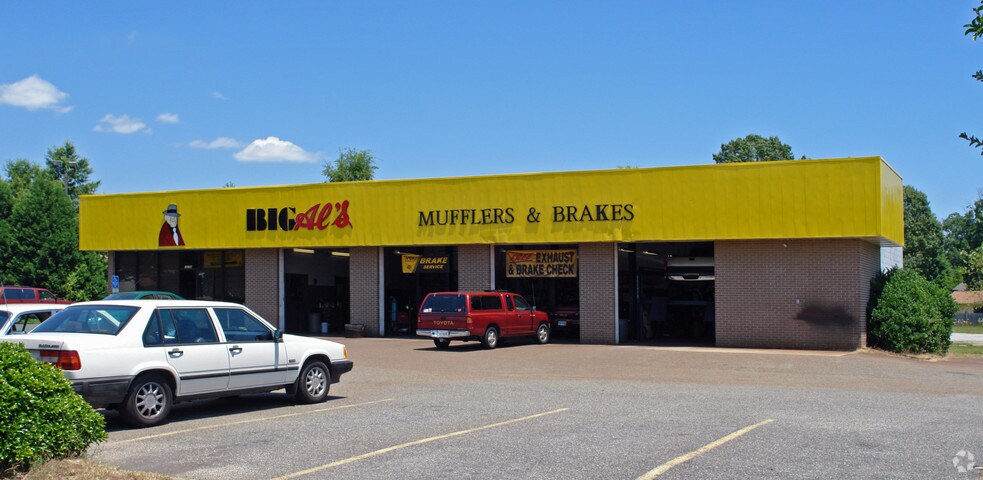 More Photos Of 14100 Warwick Blvd, Newport News Auto Repair For Lease