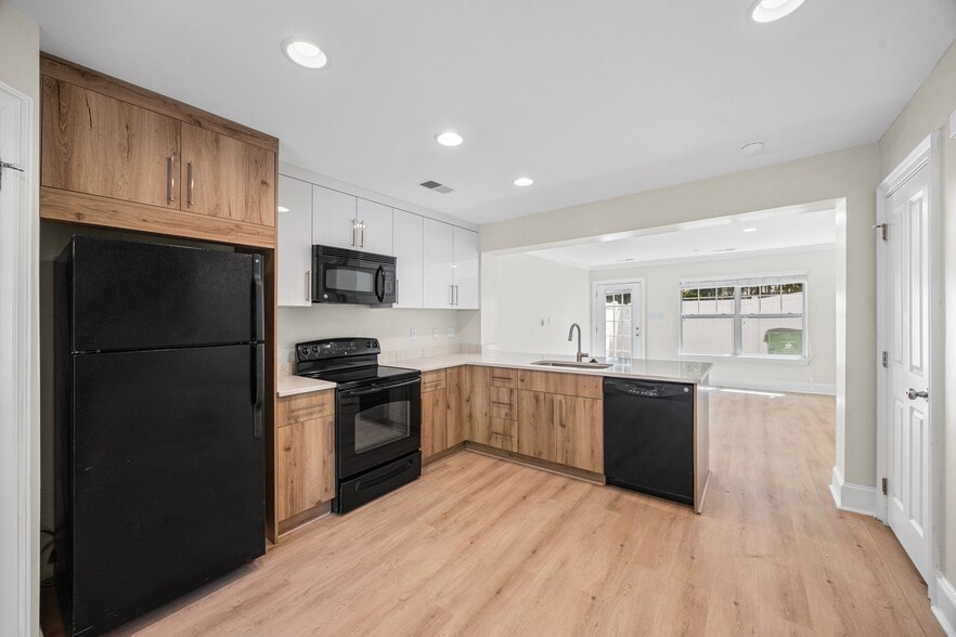 More Photos Of 5306-5320 Park Rd, Charlotte Apartments For Sale