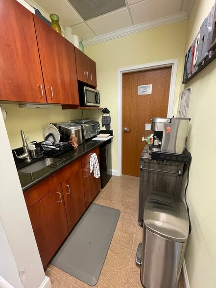 More Photos Of 4646 Princess Anne Rd, Virginia Beach Office For Sale