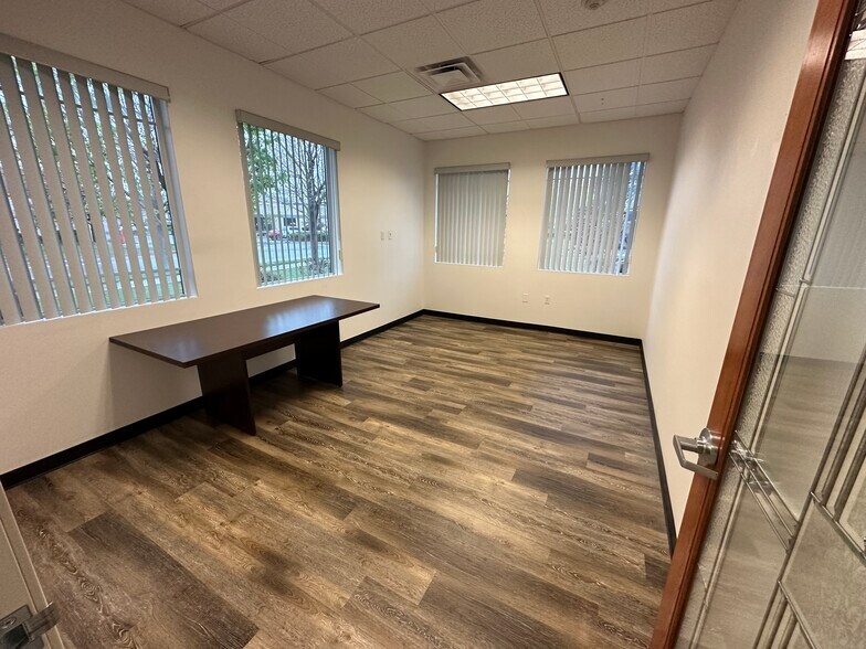 More Photos Of 855 Maestro Dr, Reno Office For Lease