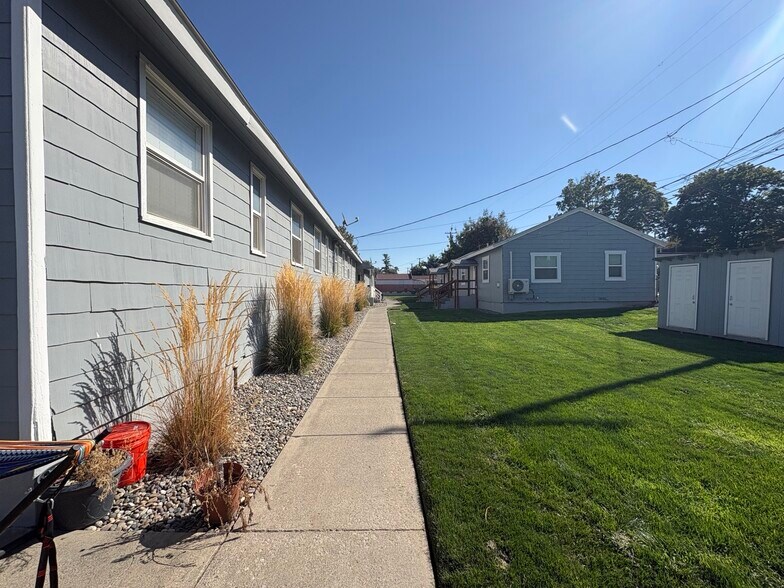 More Photos Of 204 SE 12th St, College Place Apartments For Sale