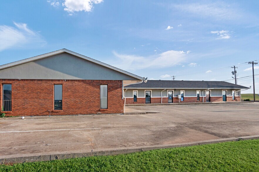 More Photos Of 7030 W Wilshire Blvd, Oklahoma City Storefront Retail Office For Sale
