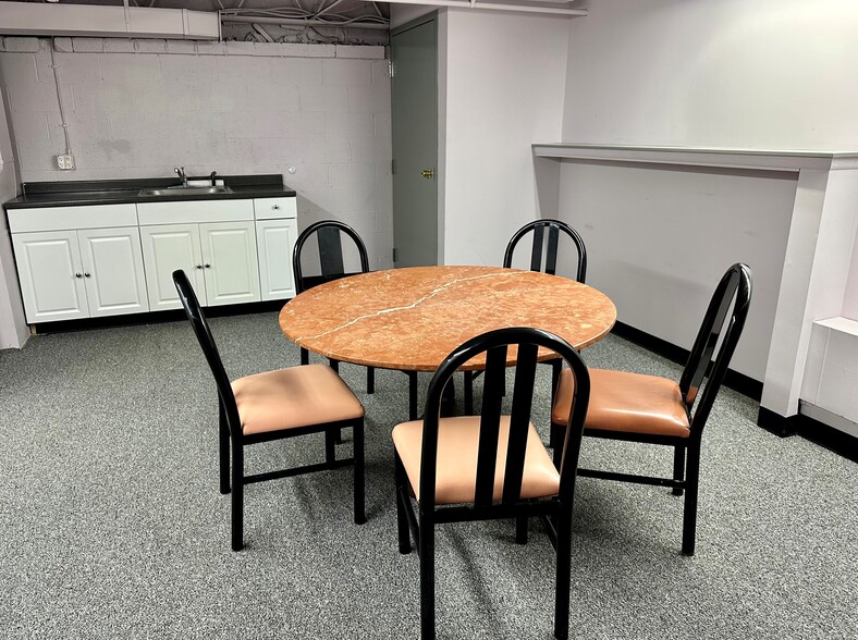 More Photos Of 15701-15757 Crabbs Branch Way, Rockville Light Distribution For Lease