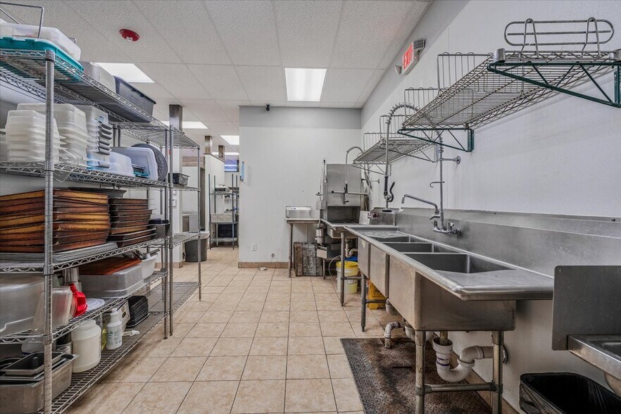 More Photos Of 3404 Main St, Homestead Storefront For Sale