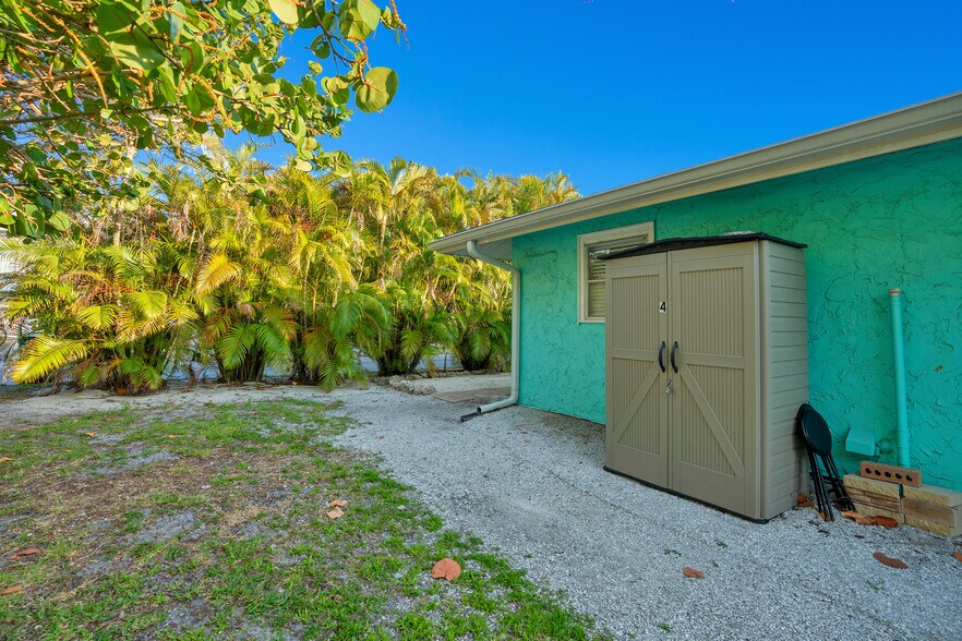 More Photos Of 571 Saint Judes Dr, Longboat Key Apartments For Sale