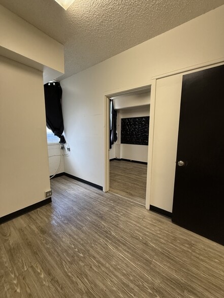 More Photos Of 931 University Ave, Honolulu General Retail For Sale