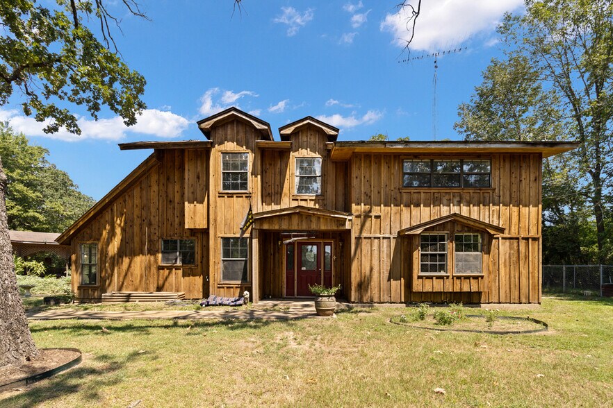 More Photos Of 750 N US Highway 287, Palestine Multifamily For Sale