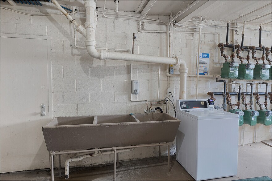 More Photos Of 8702 Detroit Ave, Cleveland Apartments For Sale