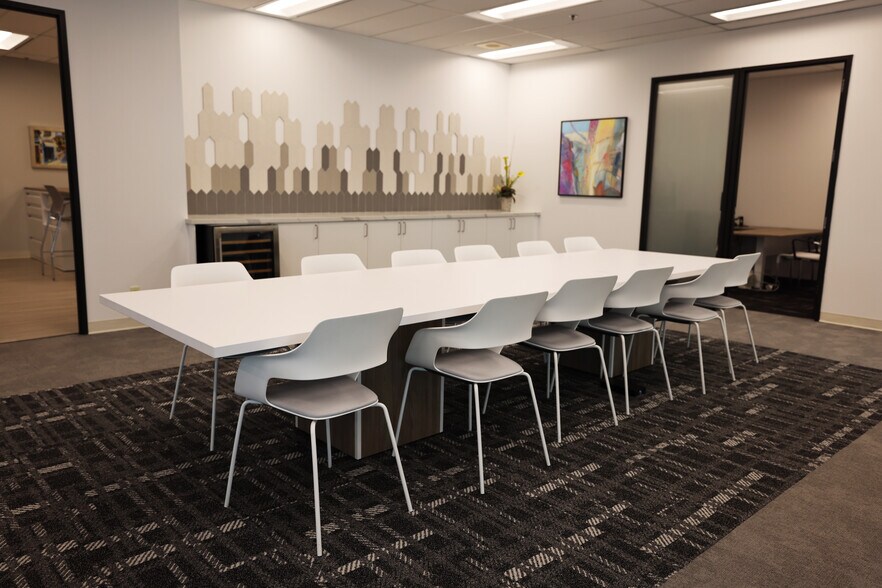 More Photos Of 375 University Ave, Toronto Office For Lease