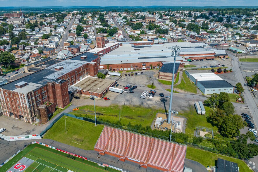 More Photos Of 100 E Diamond Ave, Hazleton Warehouse For Lease