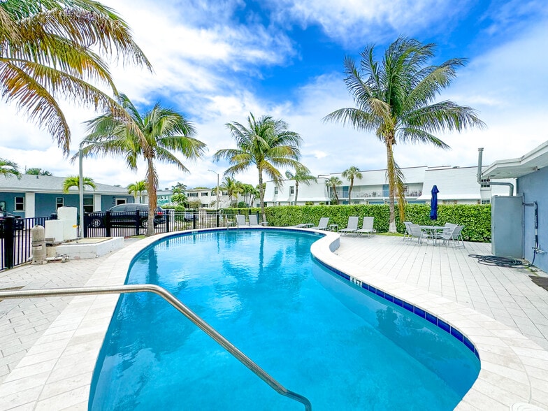 More Photos Of 3021 N Ocean Dr, Riviera Beach Apartments For Sale