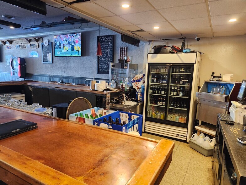 More Photos Of 49 Scott St W, St Catharines Storefront Retail Office For Sale