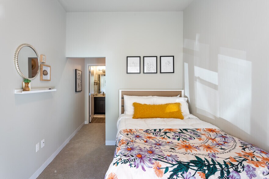 More Photos Of 1401 W 23rd St, Lawrence Apartments For Lease