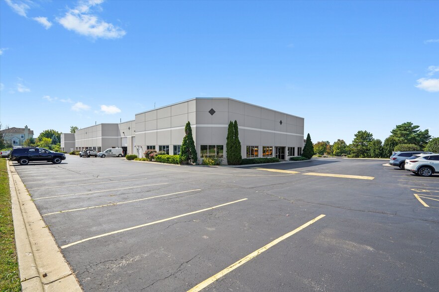 More Photos Of 26735 W Commerce Dr, Volo Warehouse For Sale