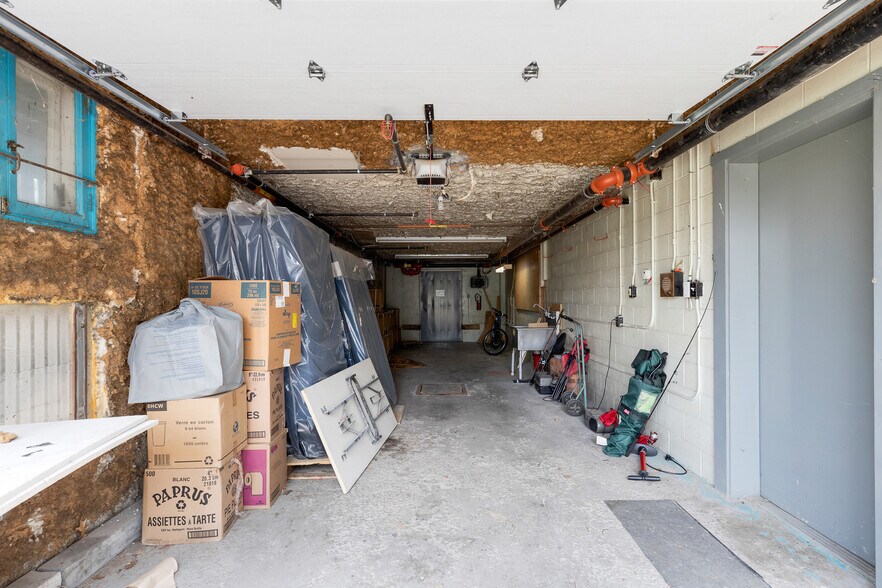 More Photos Of 21 Rue Messier, Mont-saint-hilaire Apartments For Sale