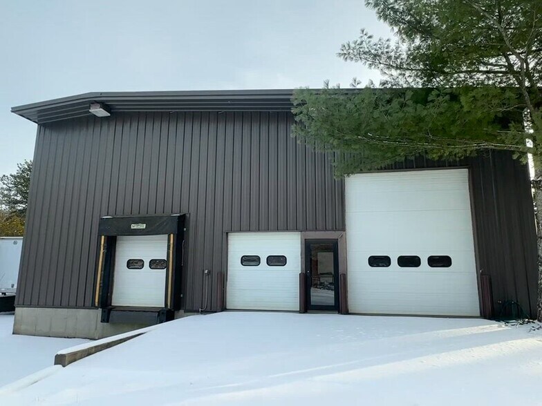 More Photos Of 22 A St, Edgartown Warehouse For Lease