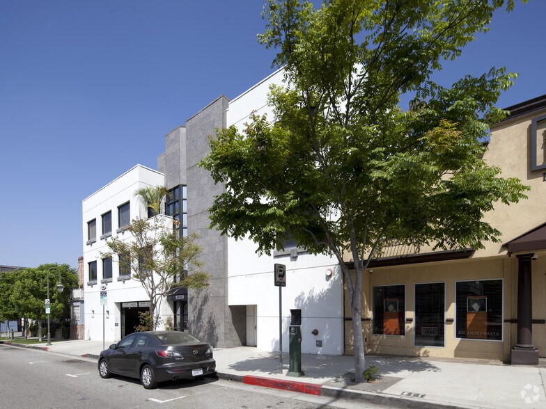 More Photos Of 10309 Santa Monica Blvd, Los Angeles Medical For Lease
