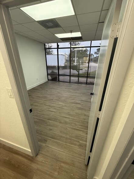 More Photos Of 10784 Satellite Blvd, Orlando Warehouse For Sale