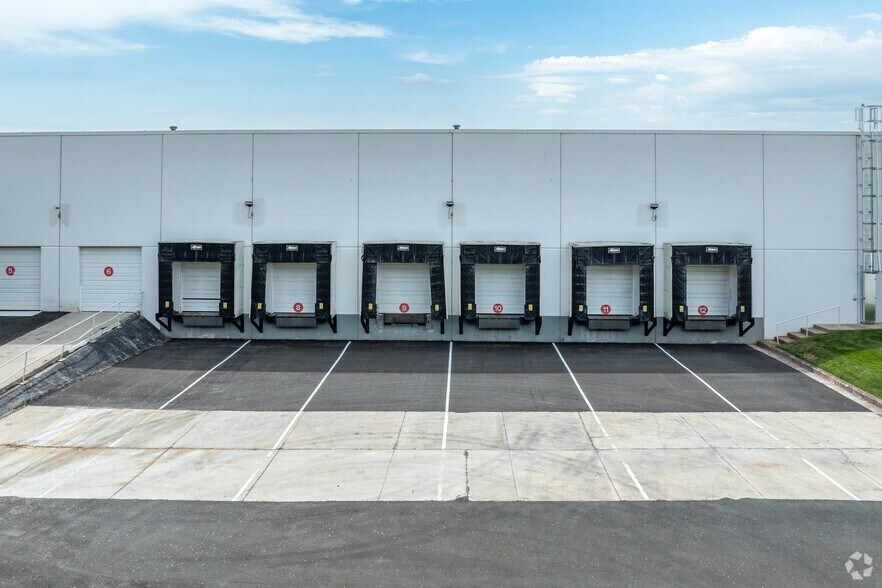 More Photos Of 8750 Larkin Rd, Savage Warehouse For Lease