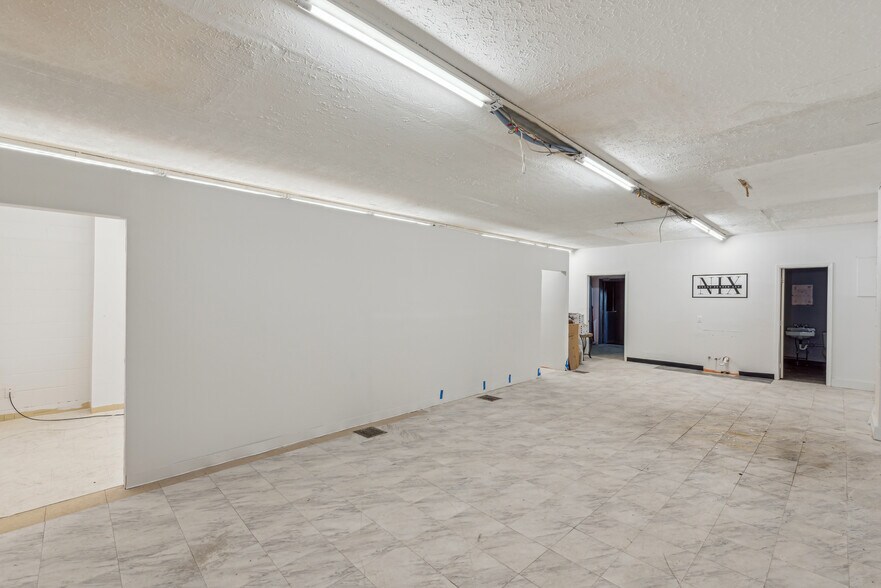 More Photos Of 6011 Vine St, Cincinnati Storefront Retail Residential For Sale