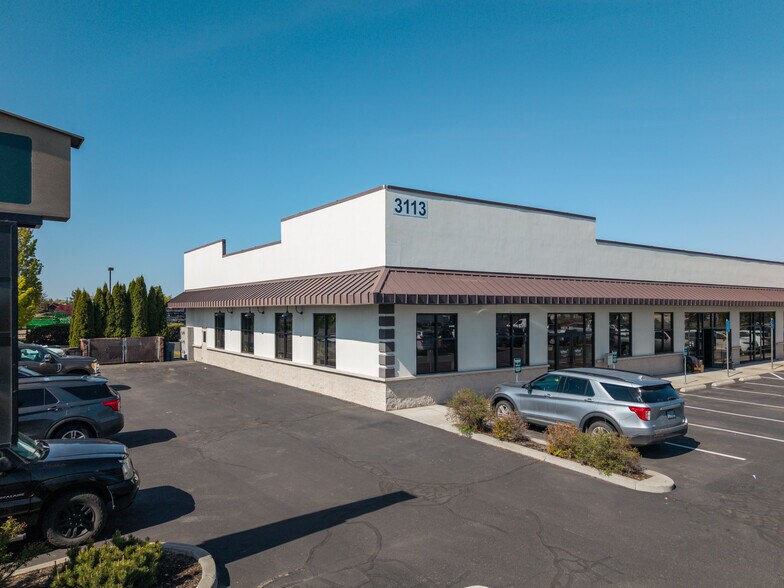 More Photos Of 3113 S Highway 97, Redmond Freestanding For Lease